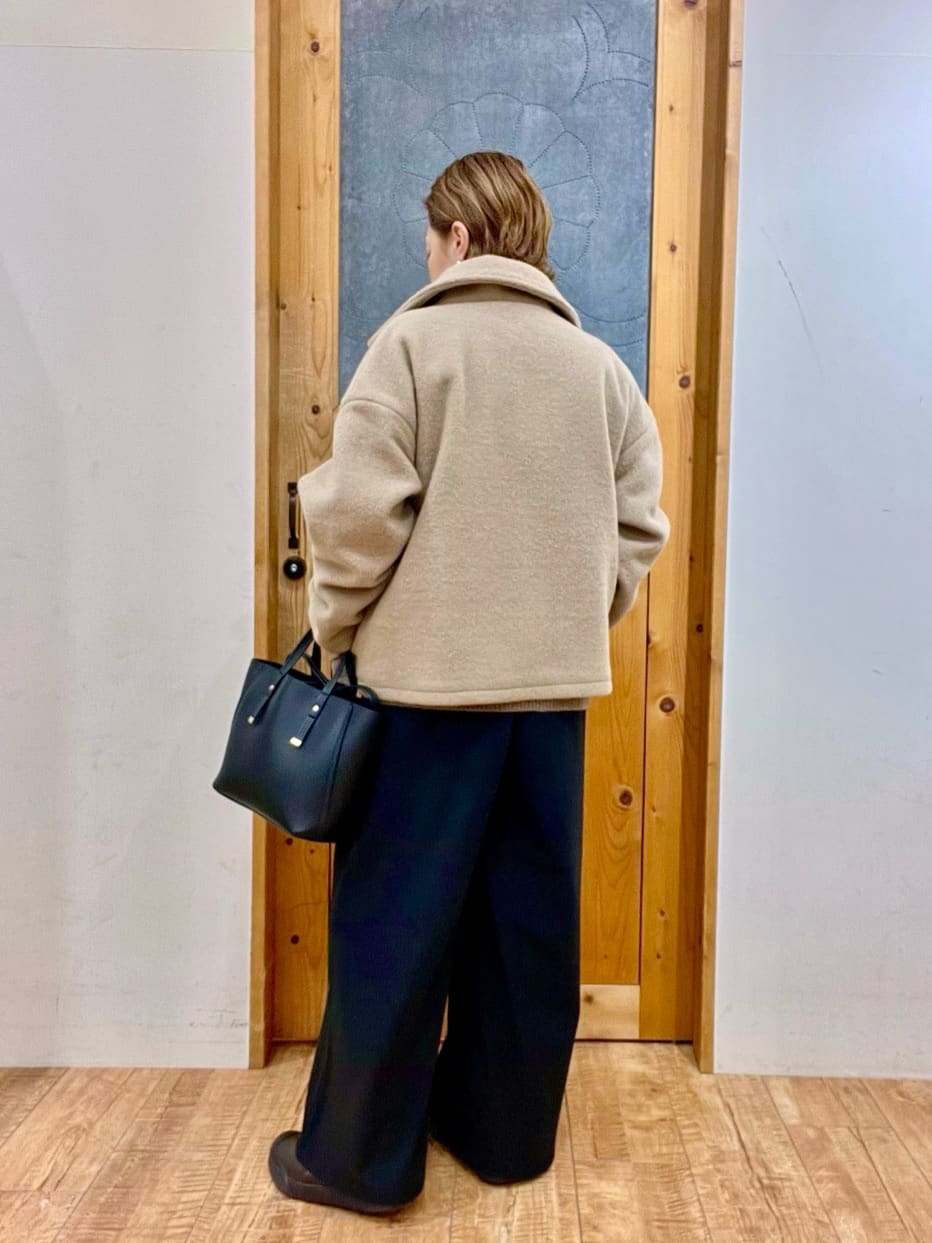 ゆみさんの「SHOO･LA･RUE｜【S-LL/洗濯機可】ふわふわがやみつきになる柔らかさ スウェットライクロゴニット」を使ったコーディネート