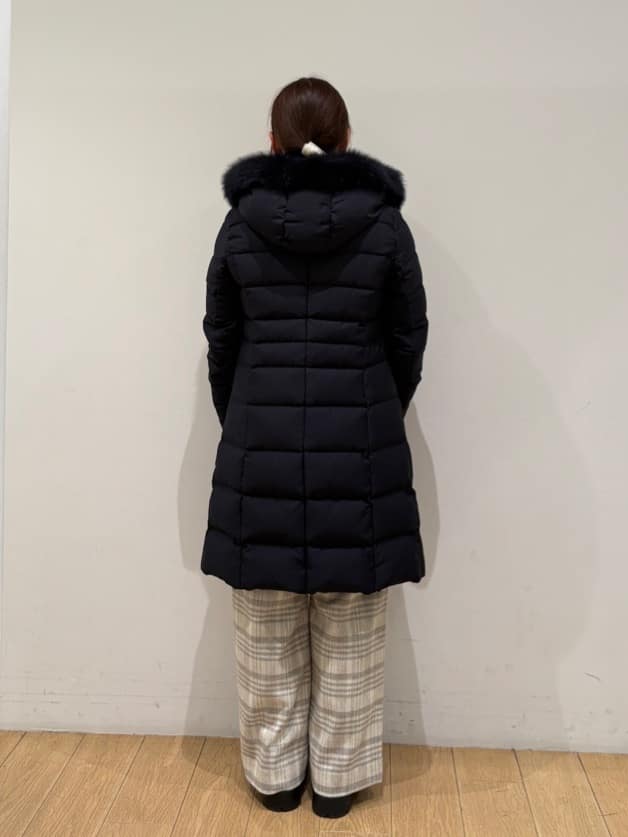 maiさんの「INDIVI｜【名品／撥水／抗菌防臭】ロング丈リサイクルダウンコート」を使ったコーディネート