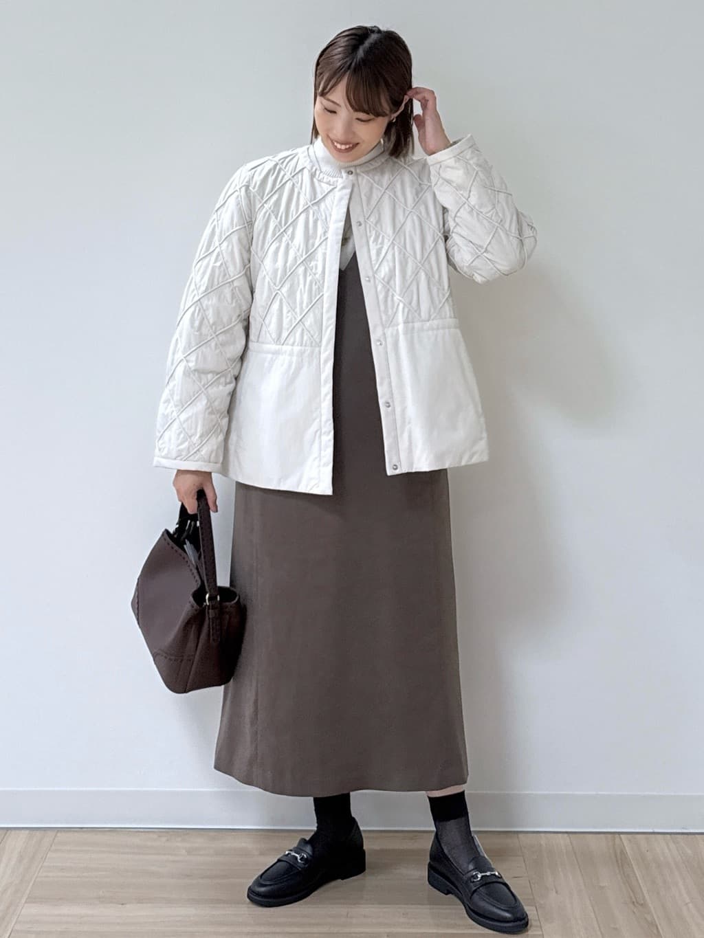 amiさんの「Reflect｜【気軽な羽織に◎】中綿キルティングショートコート」を使ったコーディネート