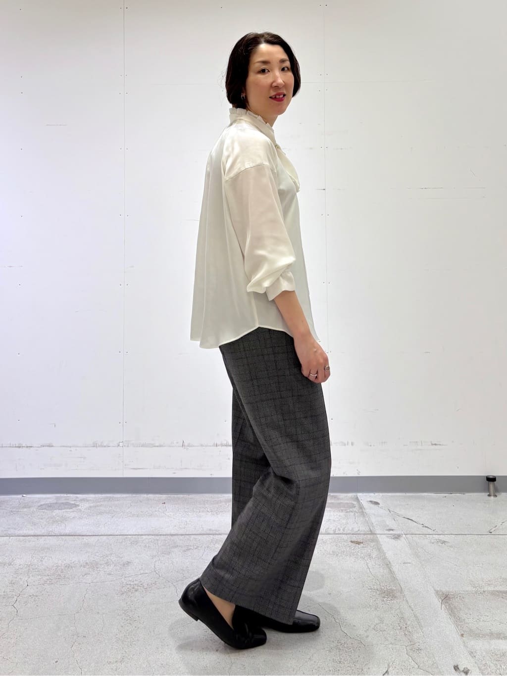 yuriさんの「INDIVI｜ジオメプリントボウタイブラウス」を使ったコーディネート