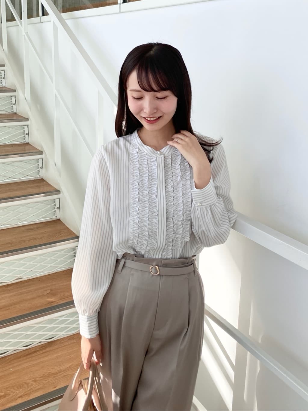 みさかさんの「index｜ベルト付き2タックワイドパンツ【洗濯機OK／ストレッチ／防シワ／イージーアイロン】」を使ったコーディネート