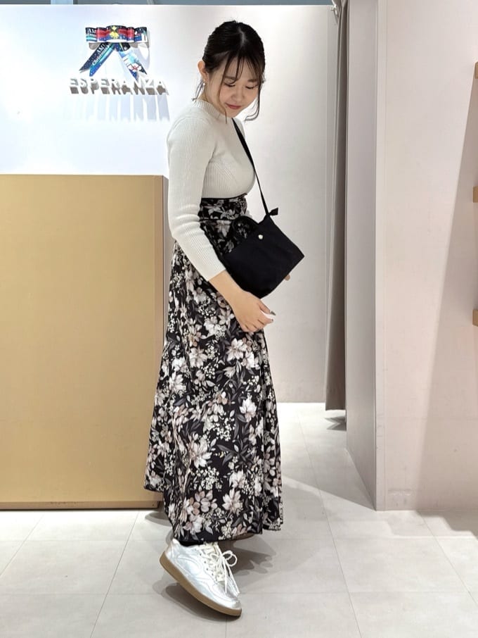 neinaさんの「ESPERANZA｜」を使ったコーディネート