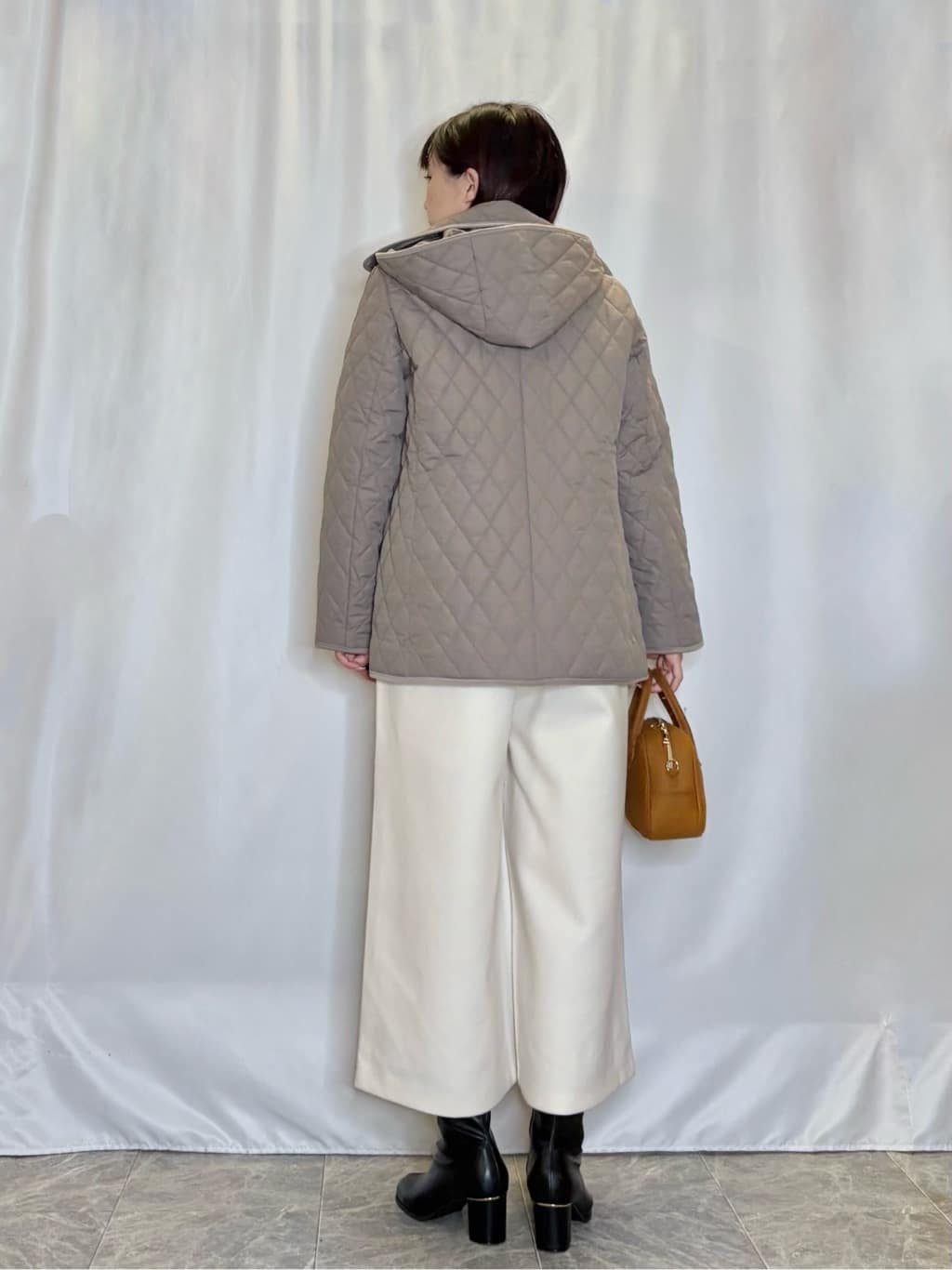 ネリさんの「SHOO･LA･RUE｜【絶妙なゆるピタ/洗濯機可】ちくちくしにくい リブハイネックやわらかニット」を使ったコーディネート