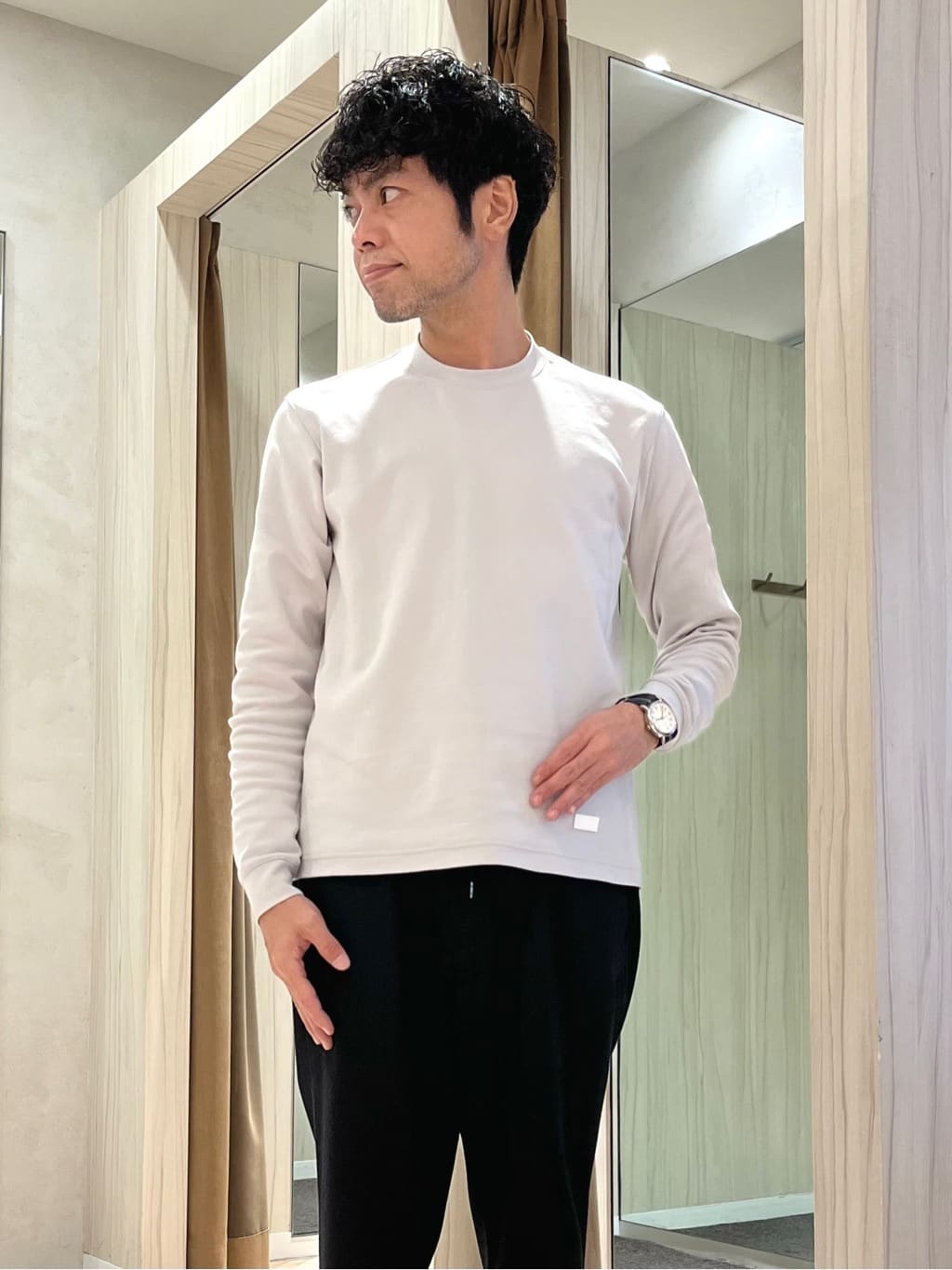 URAさんの「TAKEO KIKUCHI｜【JUST ONE LAYER】ダウンファブリック テーラード ジャケット」を使ったコーディネート