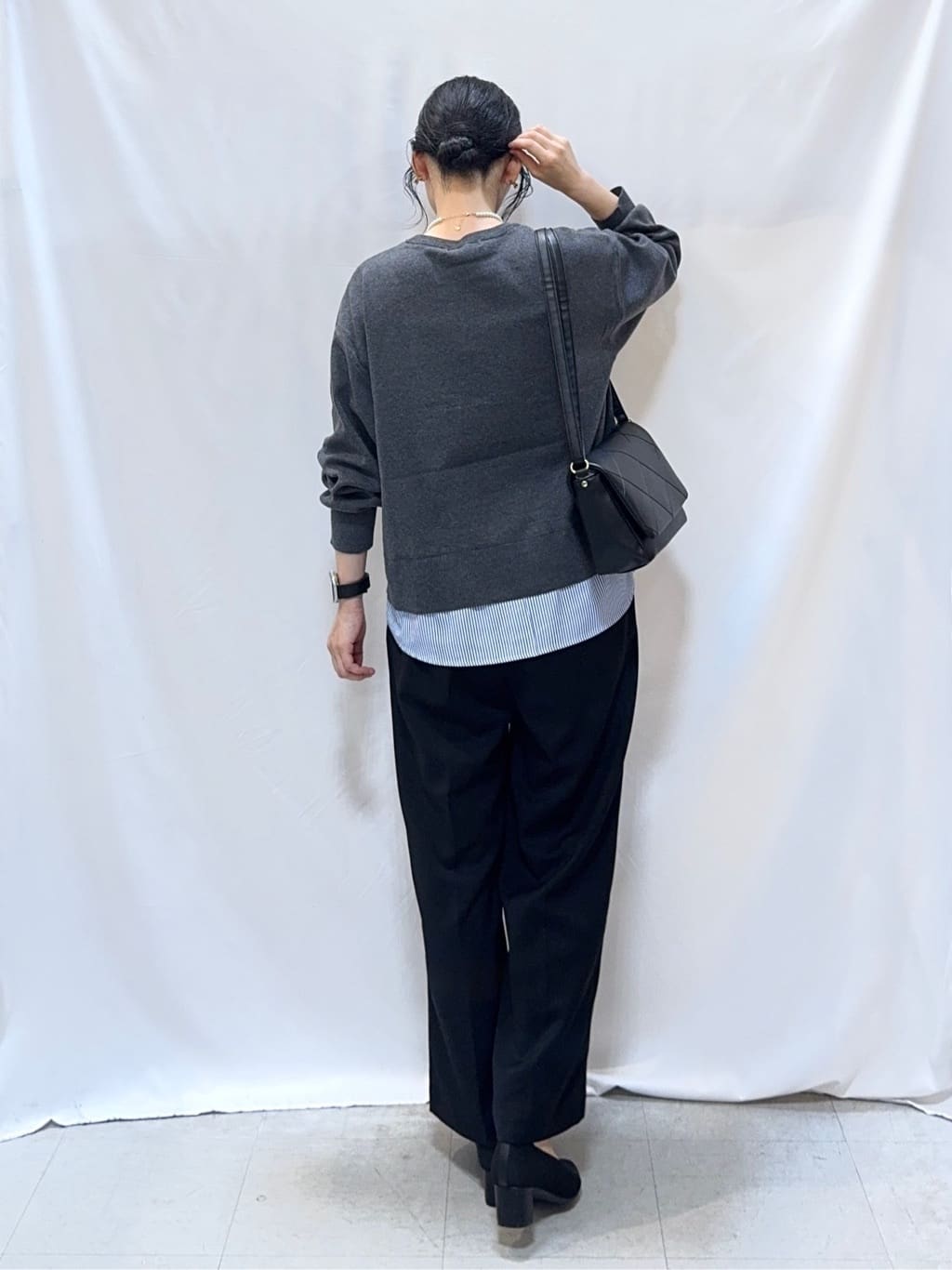 𝐇𝐢𝐫𝐨𝐦𝐢さんの「SHOO･LA･RUE｜【洗濯機可/S-LL/高レビュー】上品シルエットで美しい イージーワイドパンツ」を使ったコーディネート