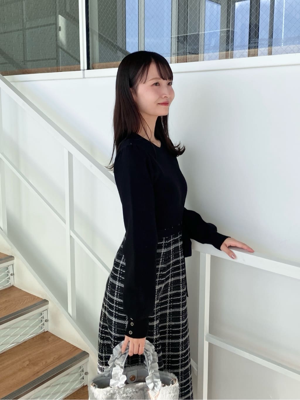 みさかさんの「index｜チェックラメジャカードニットワンピース」を使ったコーディネート