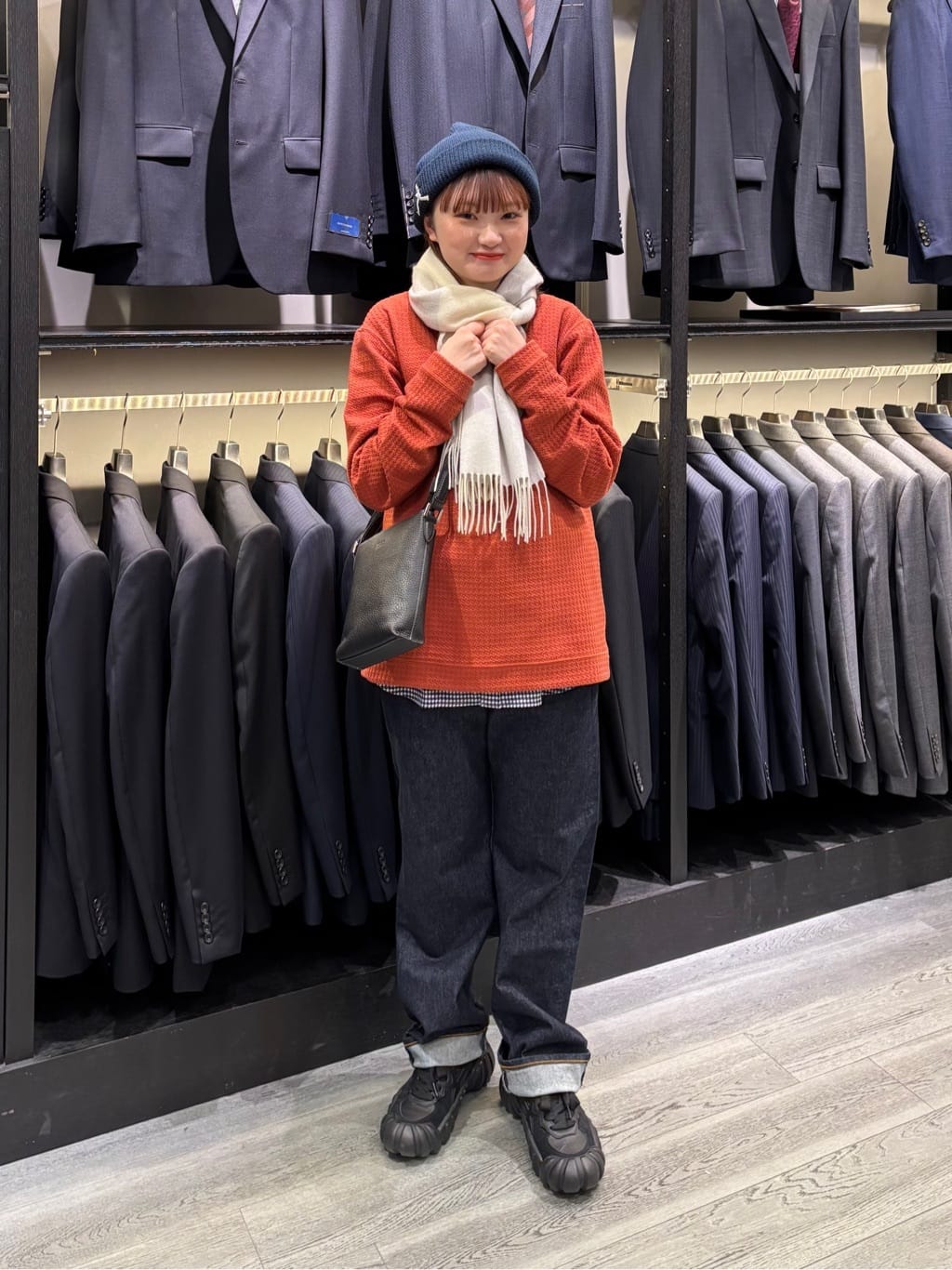 ウララさんの「TAKEO KIKUCHI｜【抗菌防臭/シーズンレス】シアサッカーギンガムチェック ストレッチシャツ」を使ったコーディネート