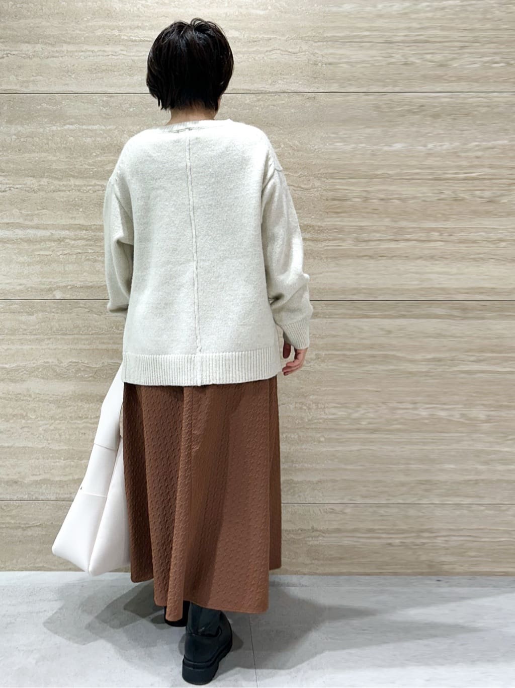 NAMIさんの「OPAQUE.CLIP｜リラクシークルーネックニット【洗濯機OK】」を使ったコーディネート
