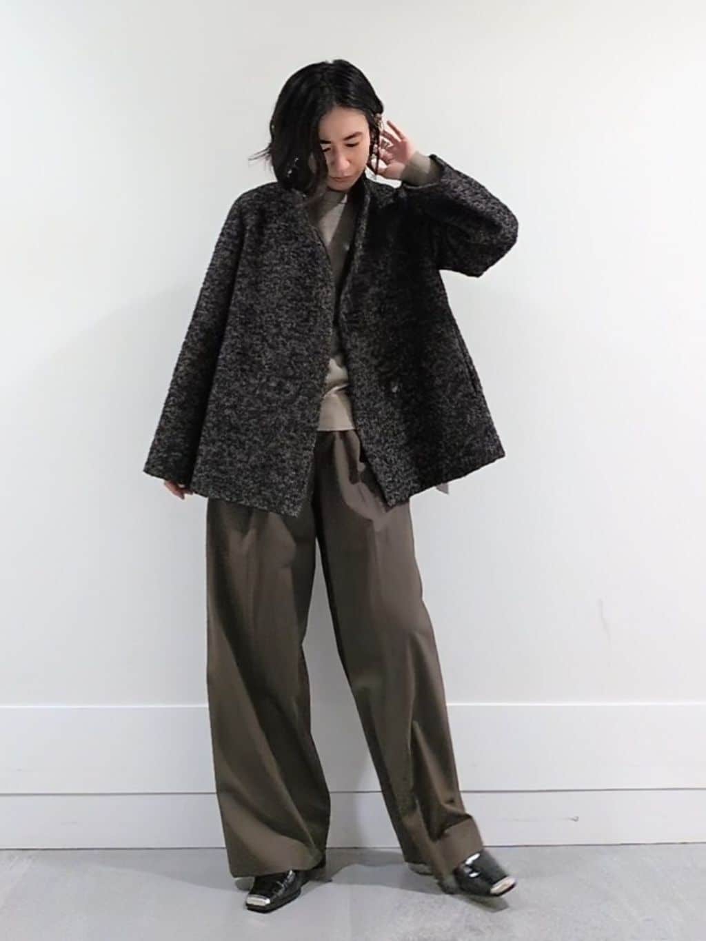 ミズタさんの「UNTITLED｜【アンサンブル可/洗える】シルクウールカシミヤ ドルマンスリーブニット」を使ったコーディネート