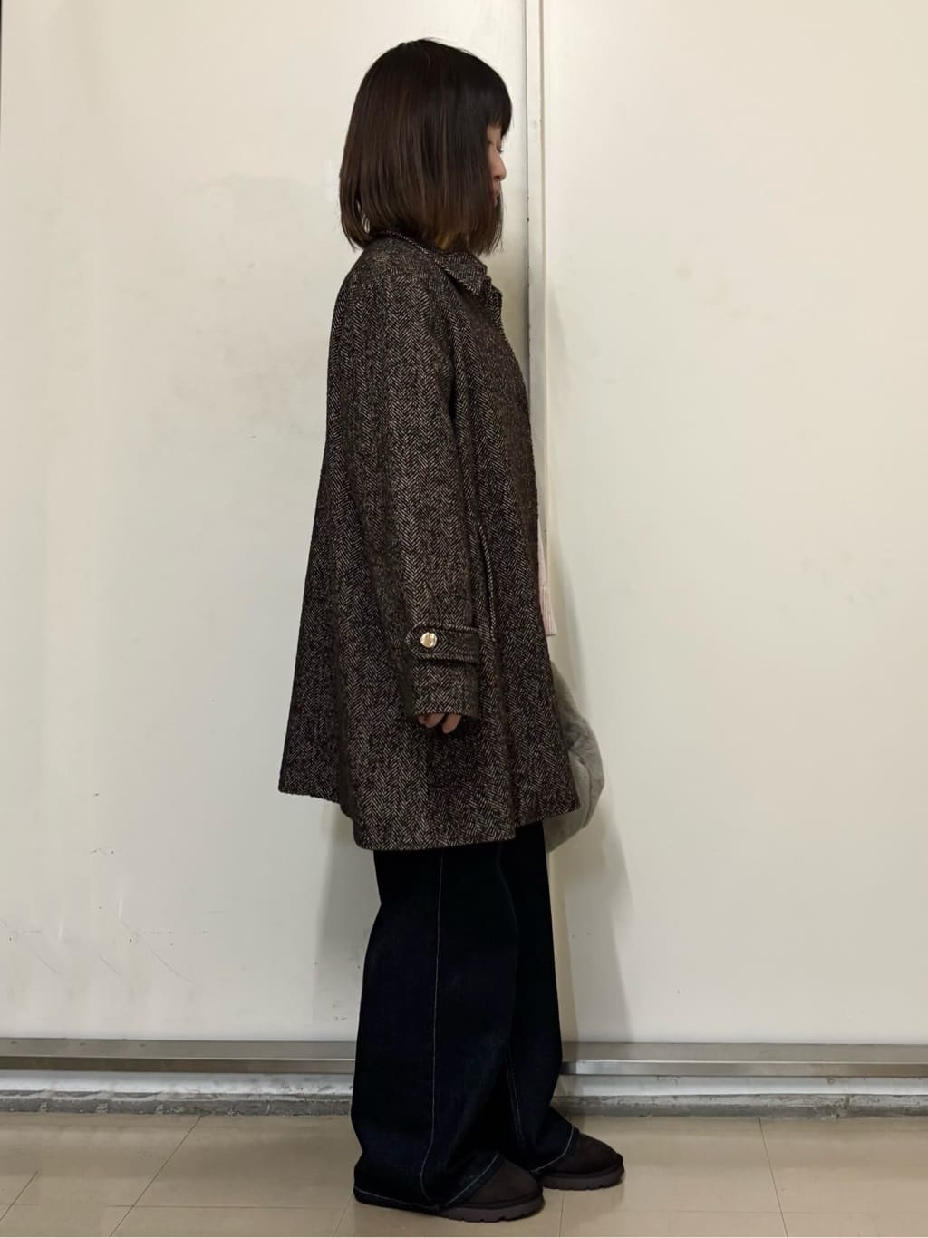 やまさんの「OPAQUE.CLIP｜ヘリンボーンステンカラーコート」を使ったコーディネート
