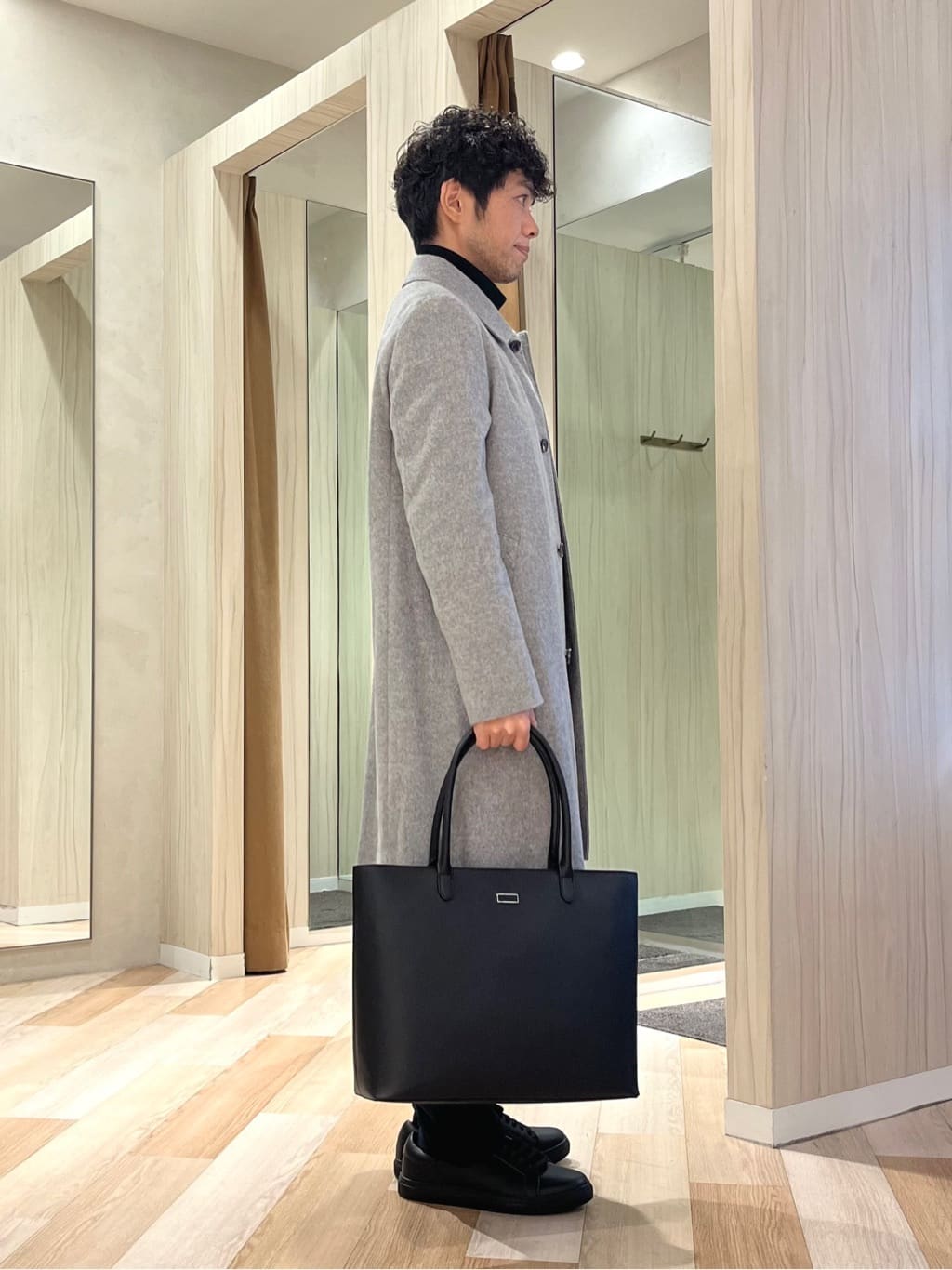 URAさんの「TAKEO KIKUCHI｜カシミヤブレンド ビーバー調ステンカラーコート」を使ったコーディネート