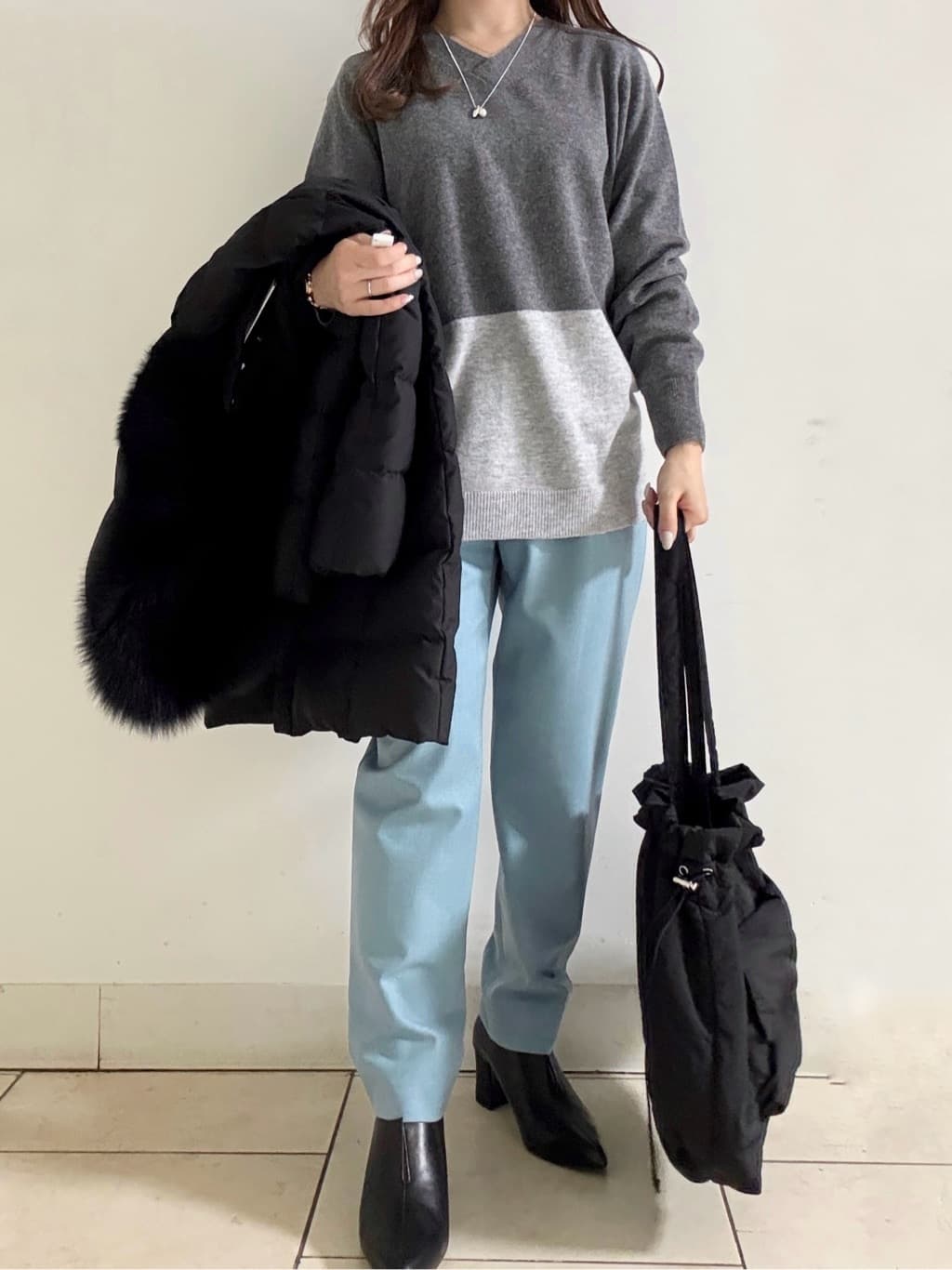 kahoさんの「INDIVI｜【洗える／チュニック丈／カシミヤ混】スリットデザインVネックニット」を使ったコーディネート