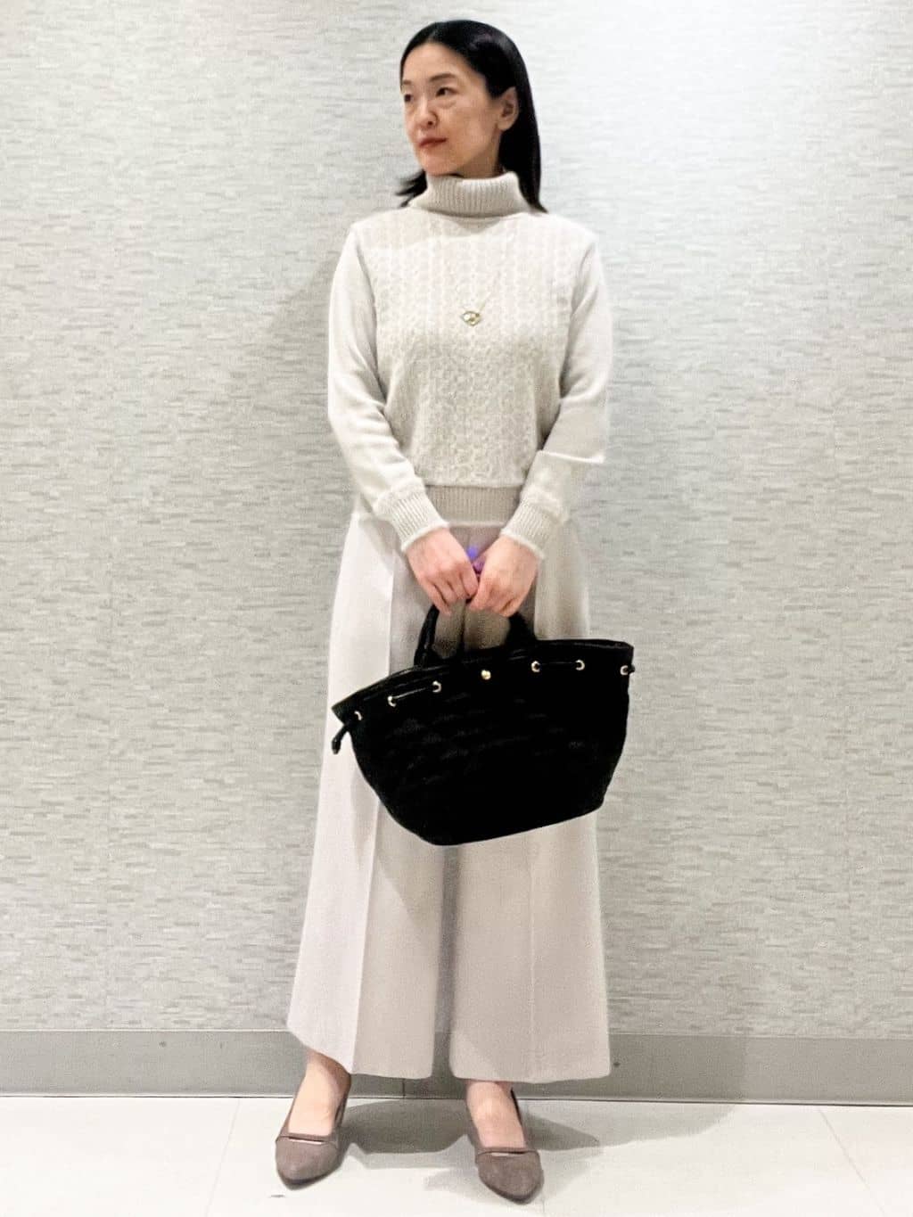 marikoさんの「Reflect｜【ほんのりラメ感◎】ふわふわフェザーヤーンハイネックニット」を使ったコーディネート