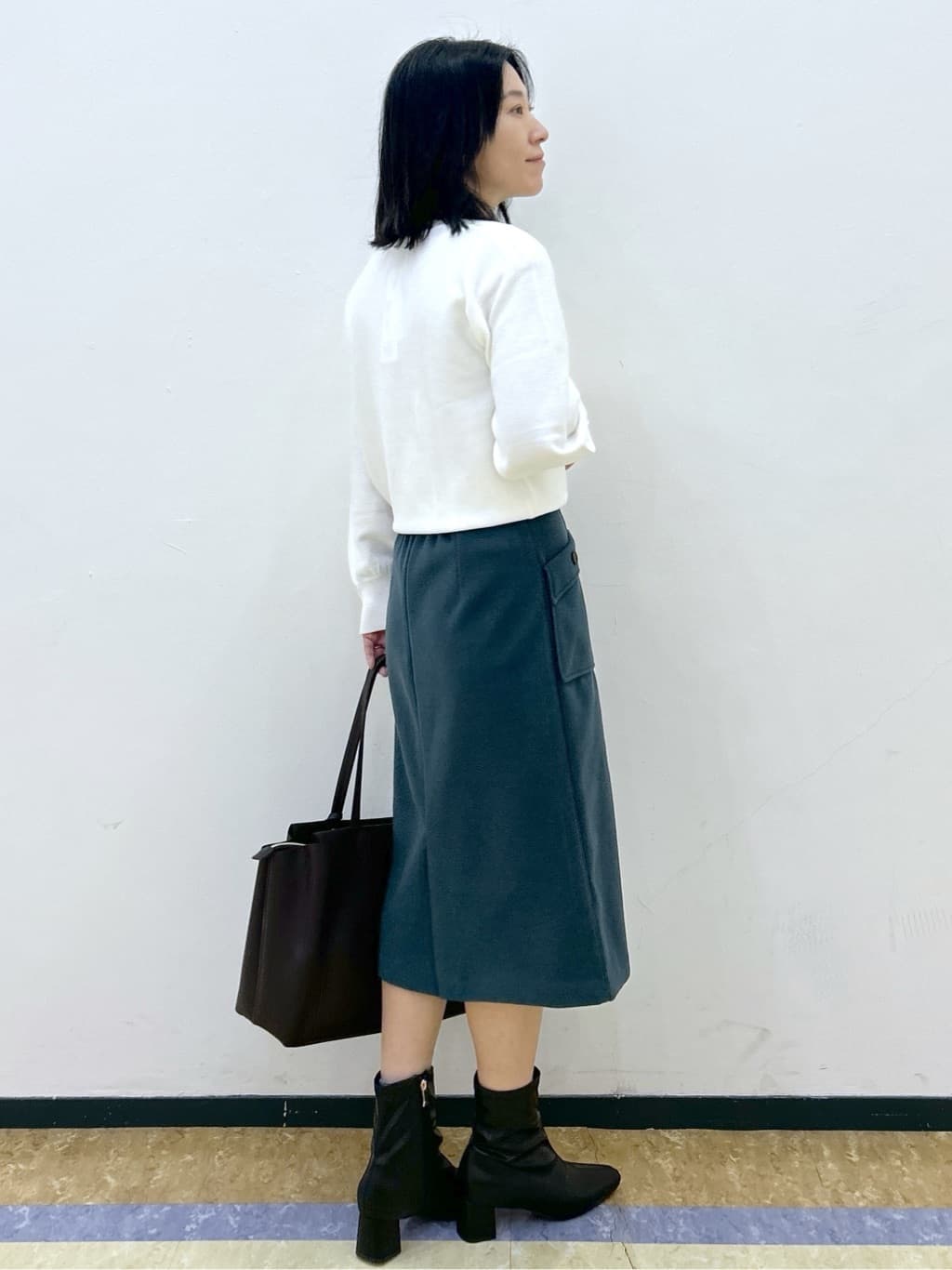 su.さんの「index｜ラメガーター編みボートネックニット【洗濯機OK】《8col／XS～LL》」を使ったコーディネート