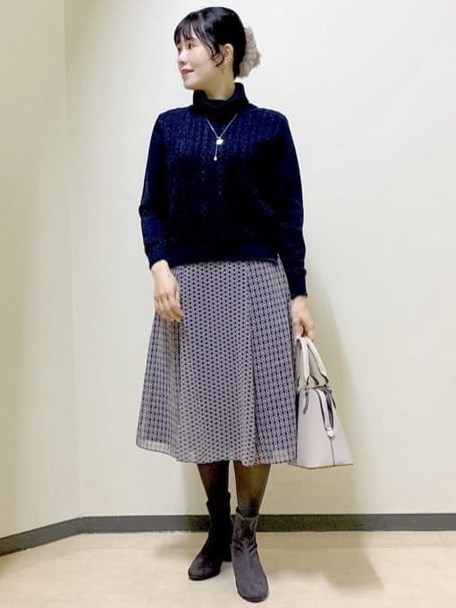  beni_gingerさんの「Reflect｜【ほんのりラメ感◎】ふわふわフェザーヤーンハイネックニット」を使ったコーディネート