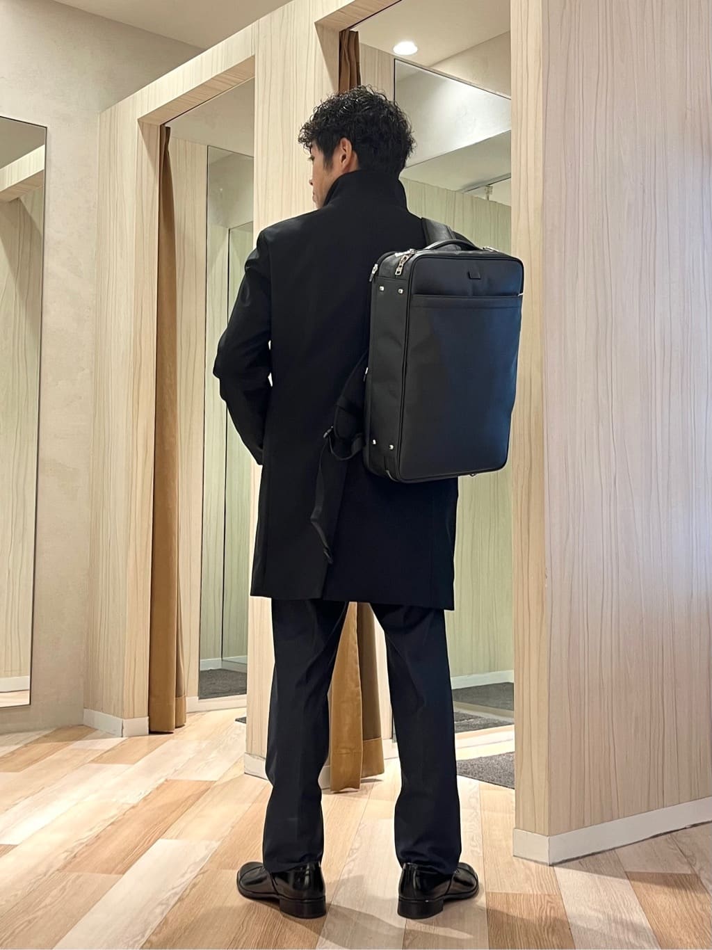 URAさんの「TAKEO KIKUCHI｜【ダウンライナー付き】ドビースタンドカラーコート」を使ったコーディネート