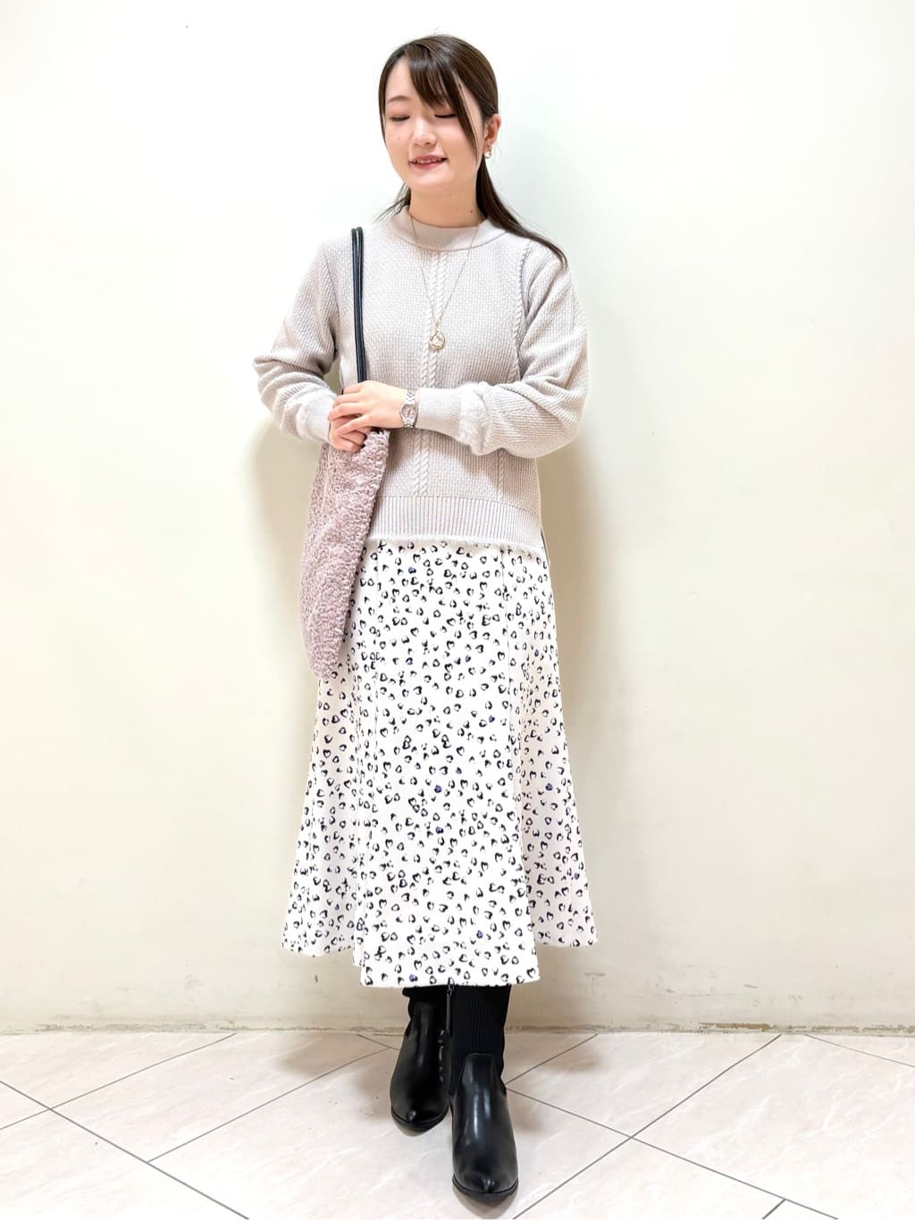 mikiさんの「Reflect｜【ほんのりラメ感◎】ケーブル柄ニット」を使ったコーディネート