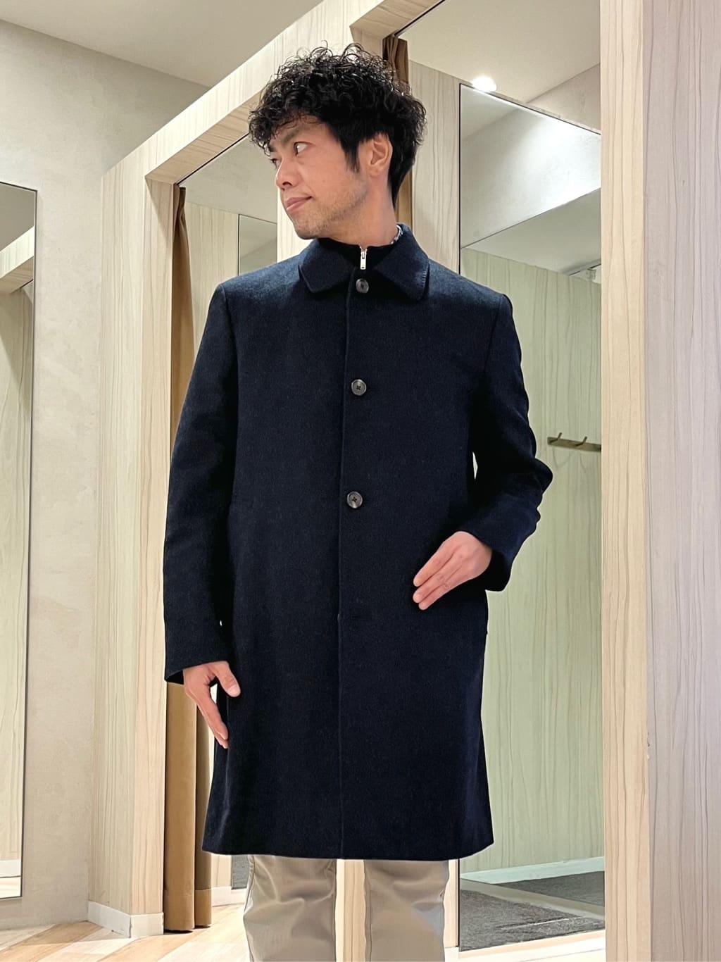 URAさんの「TAKEO KIKUCHI｜アンチピリング ジップアップ ニット」を使ったコーディネート