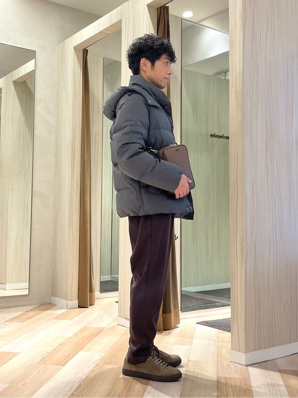 URAさんの「TAKEO KIKUCHI｜【袖取り外し可】デタッチャブル ダウンブルゾン」を使ったコーディネート