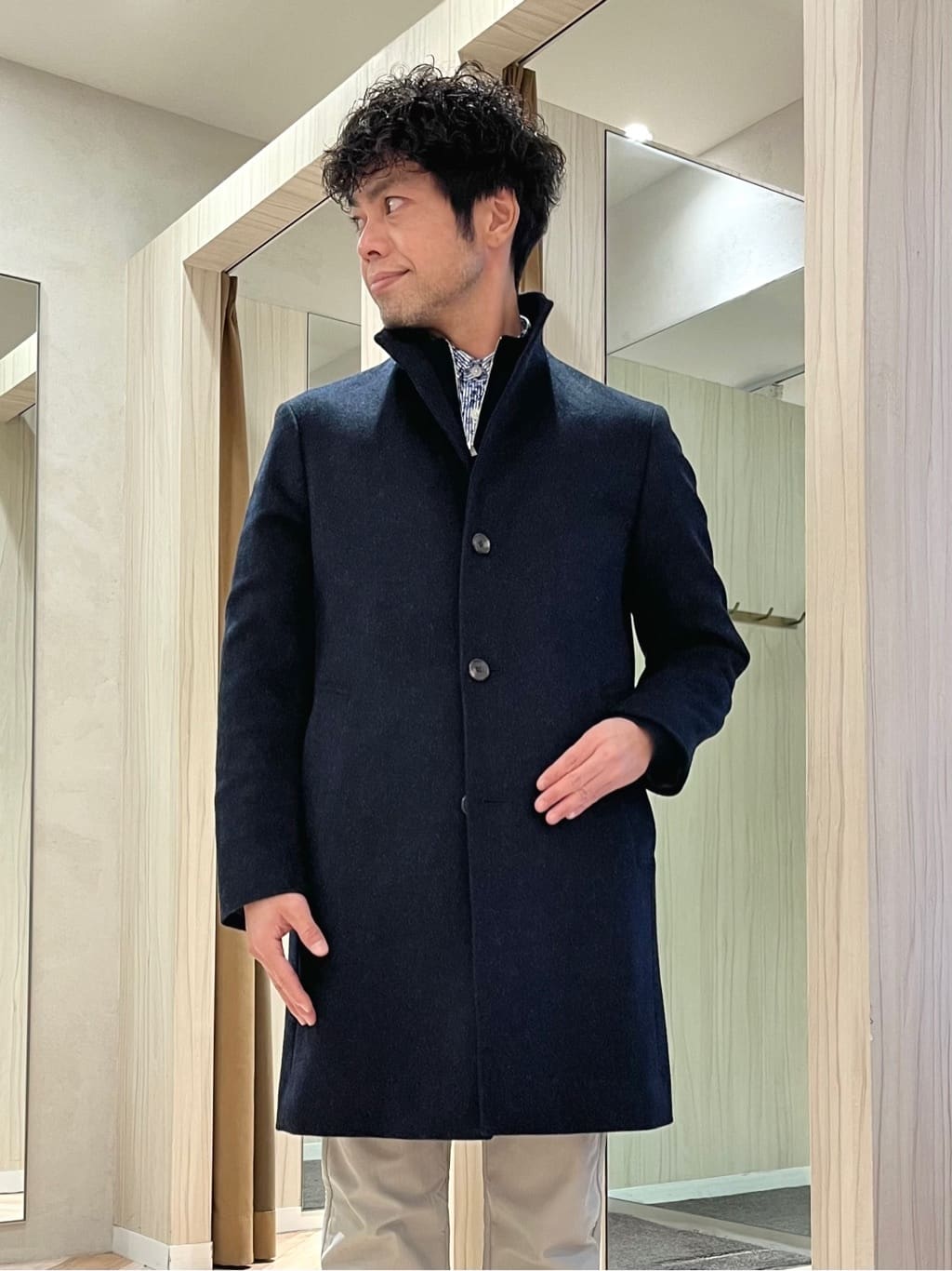 URAさんの「TAKEO KIKUCHI｜【ウールカシミヤブレンド】ビーバー調 スタンドカラー コート」を使ったコーディネート