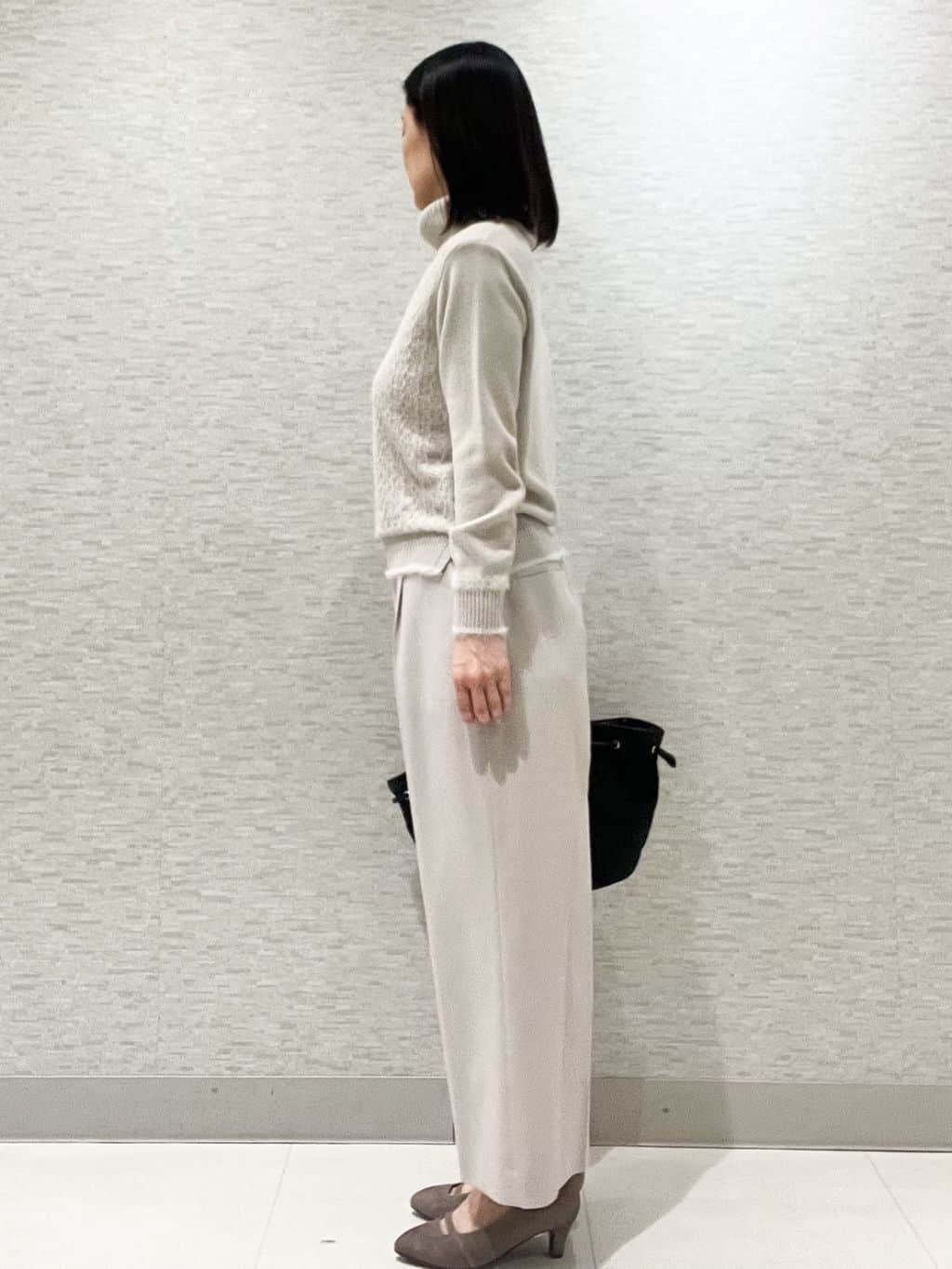 marikoさんの「Reflect｜【ほんのりラメ感◎】ふわふわフェザーヤーンハイネックニット」を使ったコーディネート