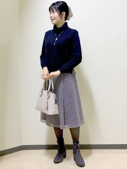  beni_gingerさんの「Reflect｜【ほんのりラメ感◎】ふわふわフェザーヤーンハイネックニット」を使ったコーディネート