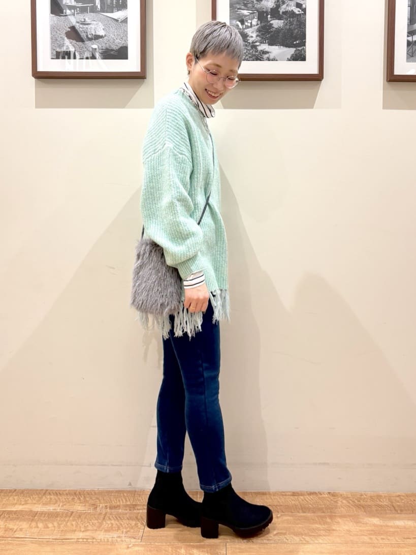 Ayumiさんの「SHOO･LA･RUE｜【S-LL】1枚で決まる 裾フリンジニット」を使ったコーディネート