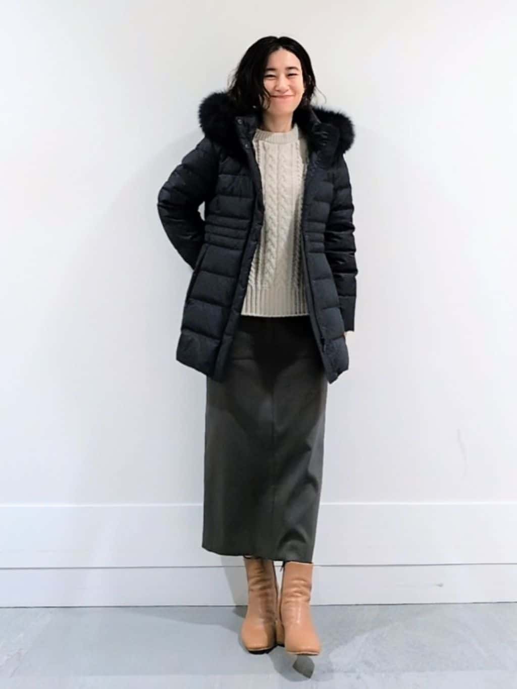 ミズタさんの「UNTITLED｜【はっ水機能/フード取り外し可】ミディダウンコート」を使ったコーディネート