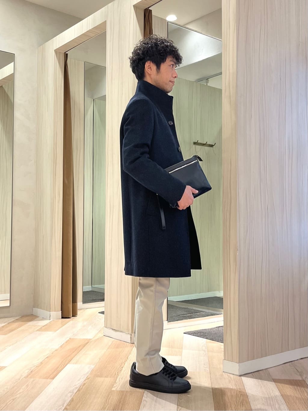 URAさんの「TAKEO KIKUCHI｜【ウールカシミヤブレンド】ビーバー調 スタンドカラー コート」を使ったコーディネート
