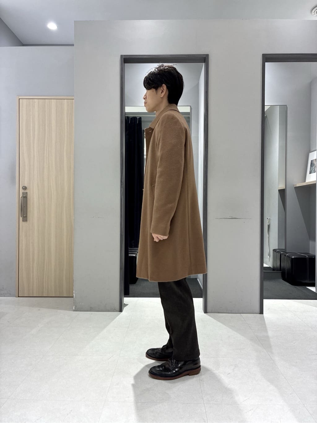 わいずみさんの「TAKEO KIKUCHI｜カシミヤブレンド ビーバー調ステンカラーコート」を使ったコーディネート