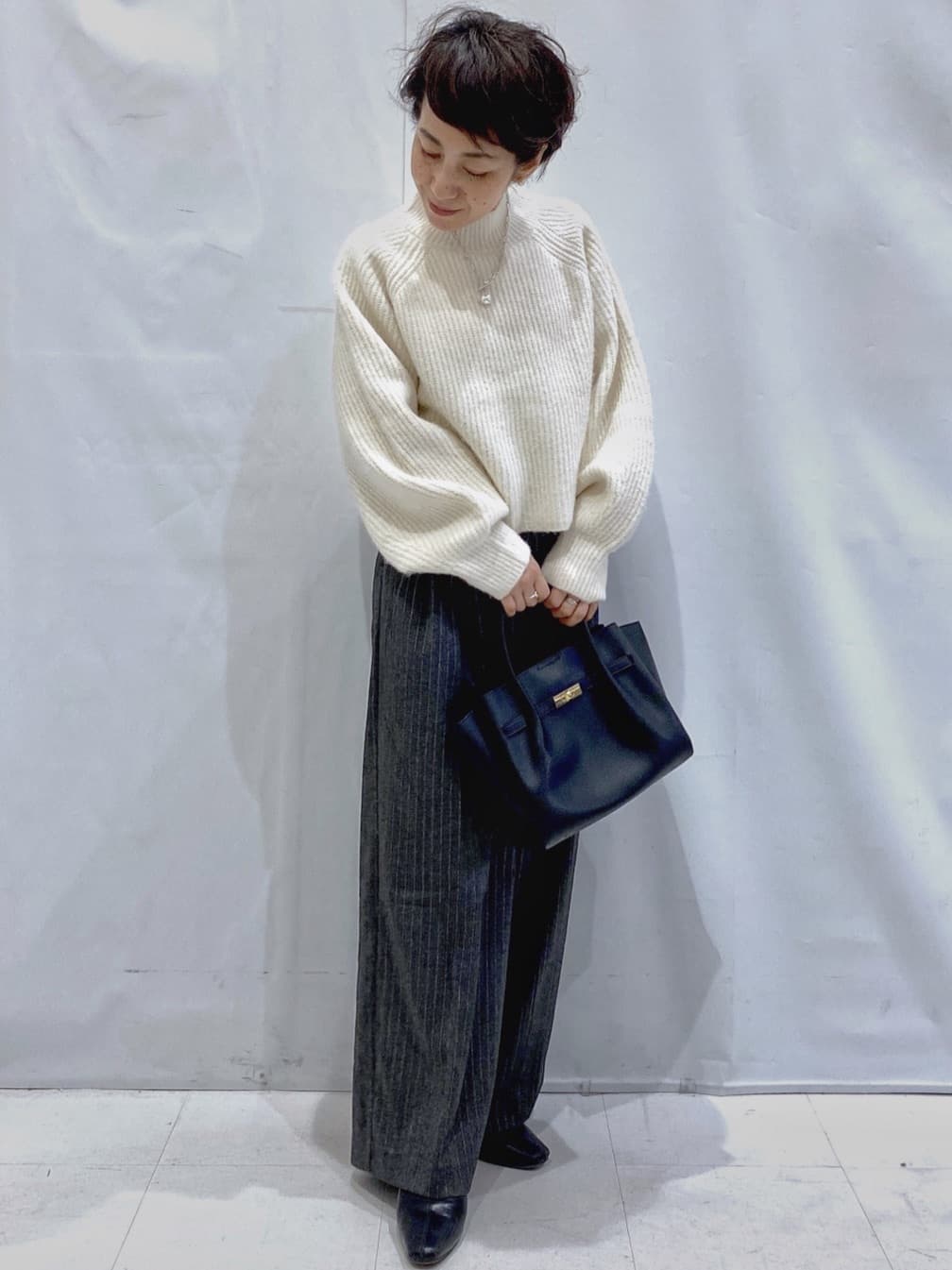 Bonさんの「OPAQUE.CLIP｜チェーン&times;フェイクパール マンテルネックレス」を使ったコーディネート