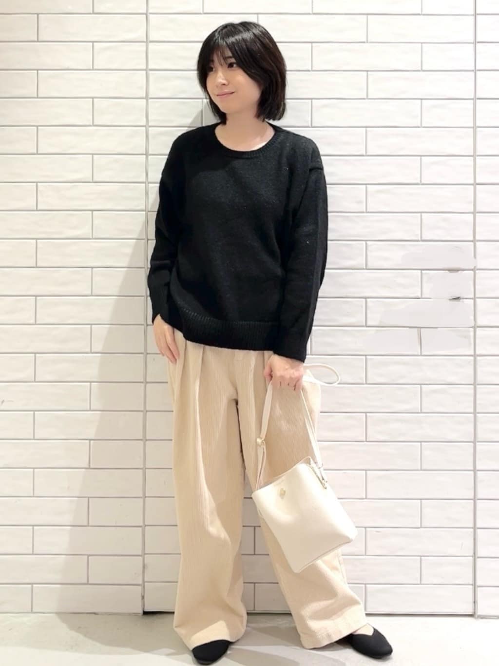 しおりさんの「OPAQUE.CLIP｜カシミヤブレンドウールチェスターコート」を使ったコーディネート