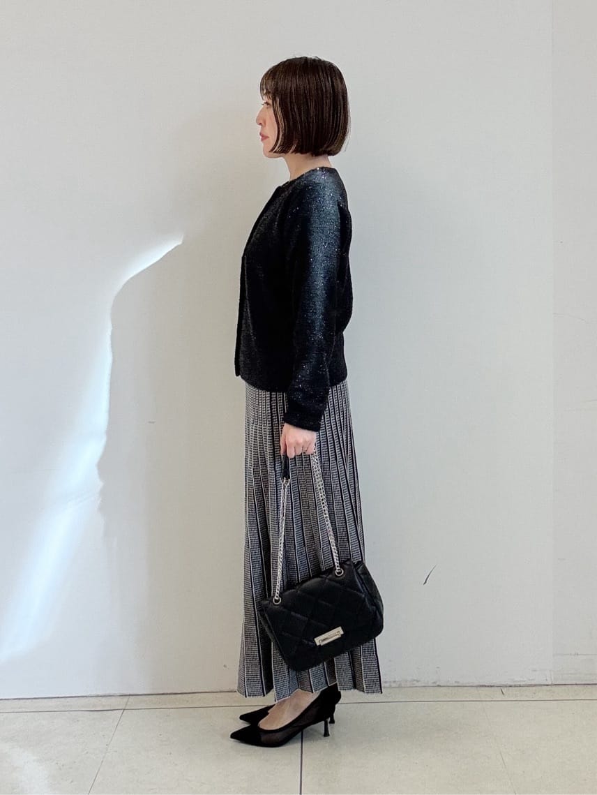 yoshiyaさんの「INDIVI｜【洗える】ラメニットカーディガン」を使ったコーディネート