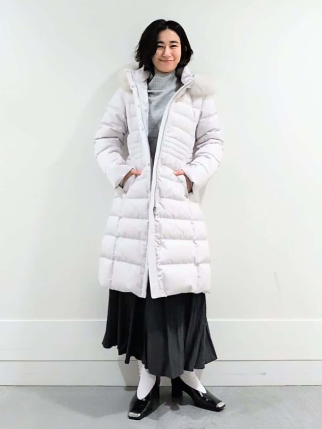 ミズタさんの「UNTITLED｜【はっ水機能/フード取り外し可/防寒】ロングダウンコート」を使ったコーディネート
