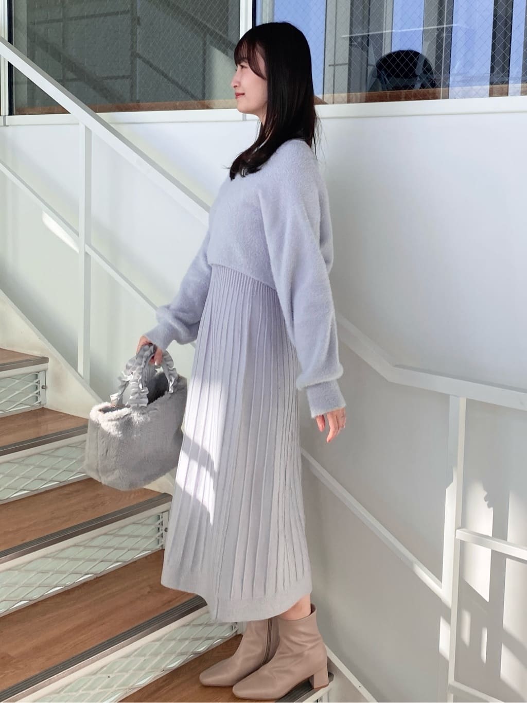 みさかさんの「index｜ラメフェザープルオーバーセット ニットワンピース【洗濯機OK】《XS～LL》」を使ったコーディネート