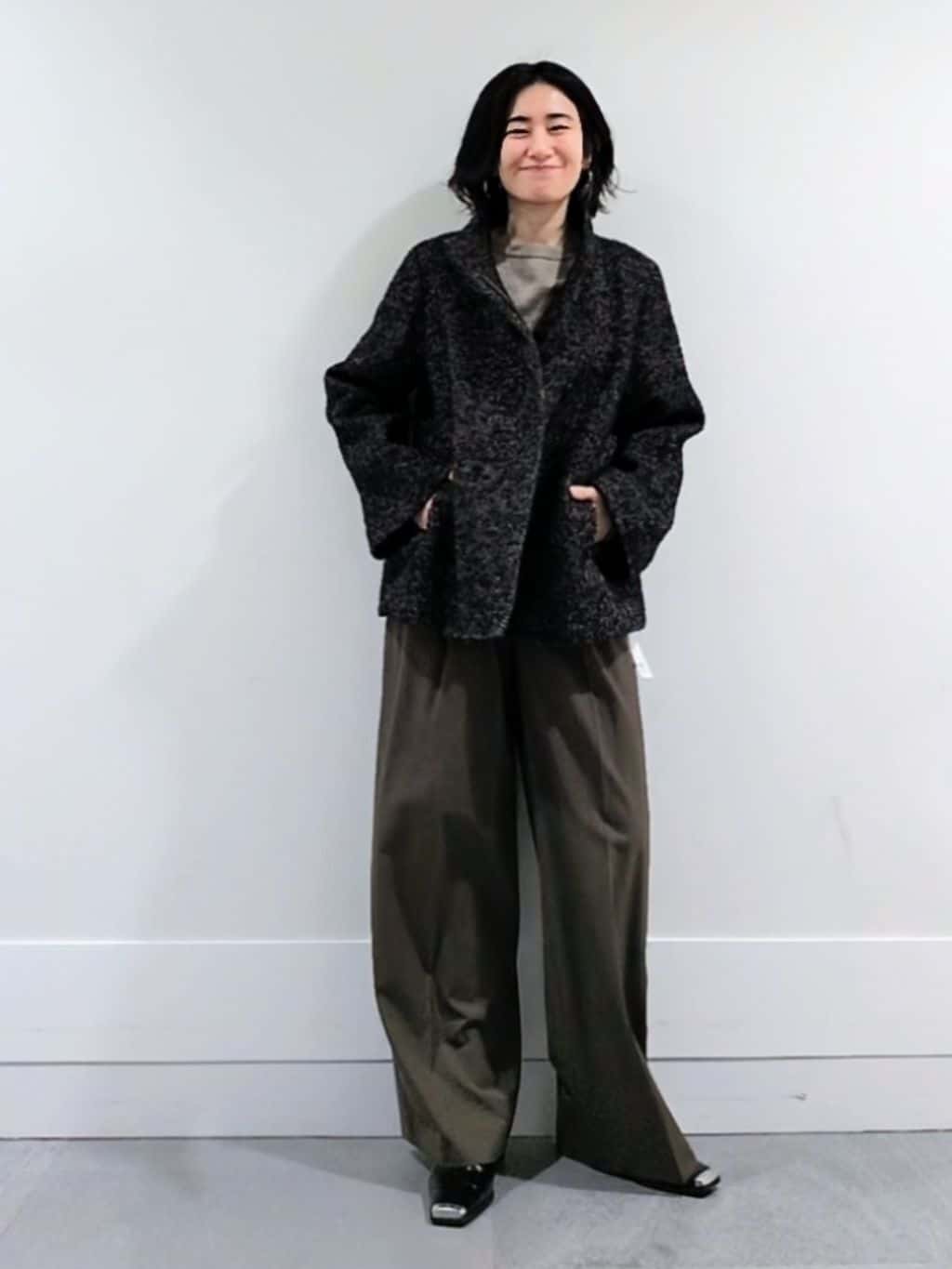 ミズタさんの「UNTITLED｜【アンサンブル可/洗える】シルクウールカシミヤ ドルマンスリーブニット」を使ったコーディネート