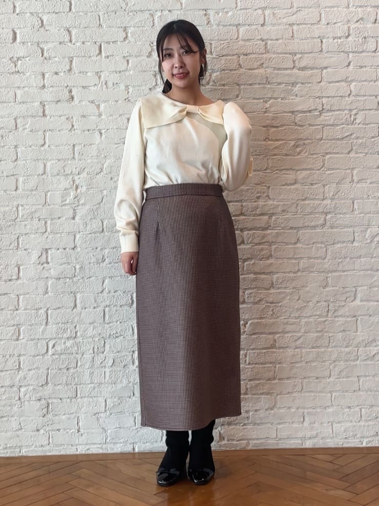 abeさんの「Couture brooch｜リボンカラーデザインニット」を使ったコーディネート