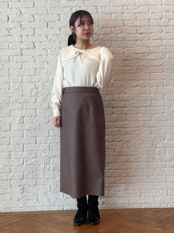 abeさんの「Couture brooch｜リボンカラーデザインニット」を使ったコーディネート