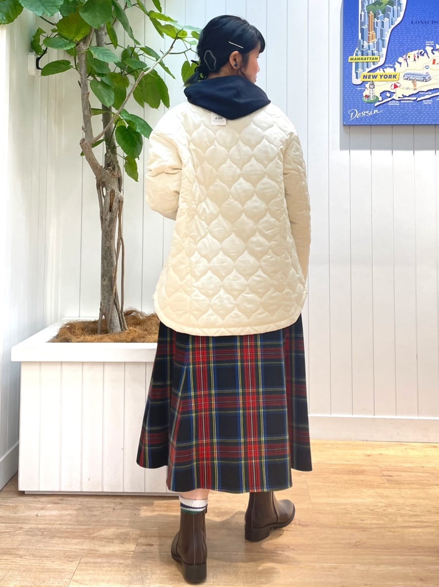 mikaさんの「Dessin｜【洗える】チェック柄起毛フレアスカート」を使ったコーディネート
