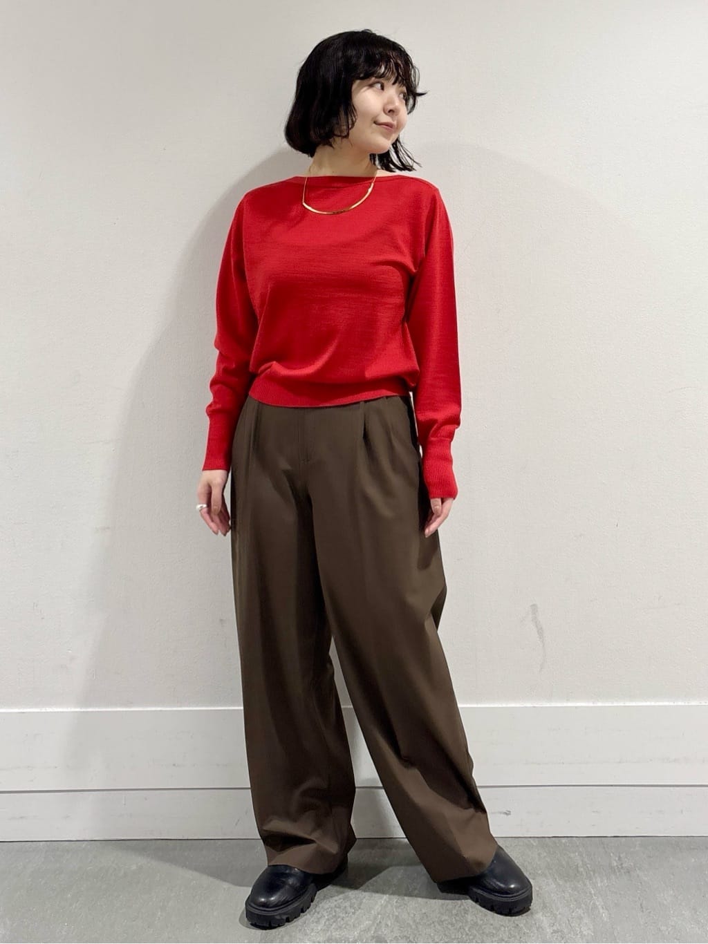 モエカさんの「UNTITLED｜【アンサンブル可/洗える】シルクウールカシミヤ ドルマンスリーブニット」を使ったコーディネート