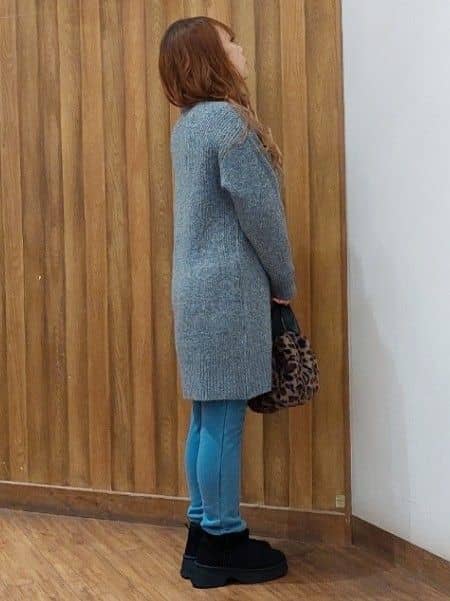 はっぴーさんの「SHOO･LA･RUE｜【洗濯機可/撥水】フェイクファーフード ロングダウン」を使ったコーディネート