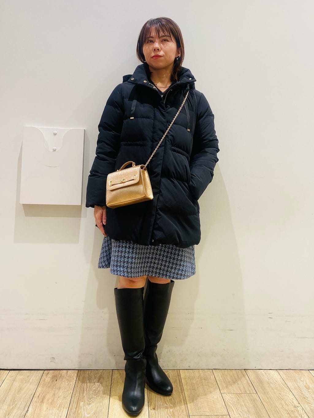 YUKOさんの「index｜ラメスパンコール千鳥柄ペプラムミニスカート【洗濯機OK／イージーアイロン】」を使ったコーディネート