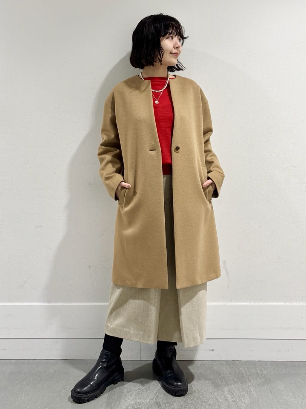 モエカさんの「UNTITLED｜【アンサンブル可/洗える】シルクウールカシミヤ ドルマンスリーブニット」を使ったコーディネート