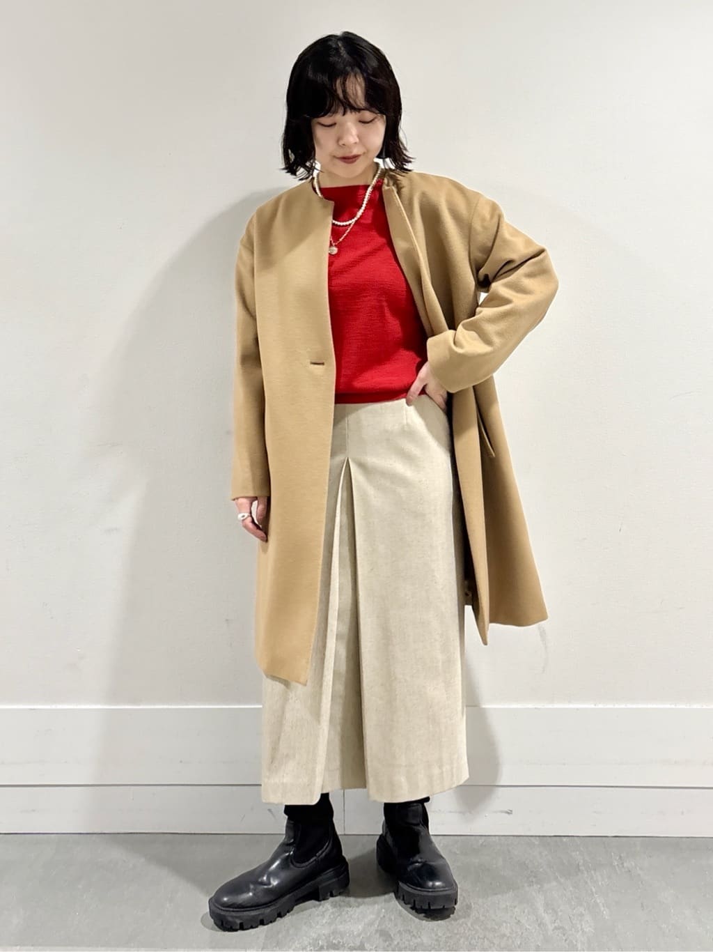 モエカさんの「UNTITLED｜【アンサンブル可/洗える】シルクウールカシミヤ ドルマンスリーブニット」を使ったコーディネート
