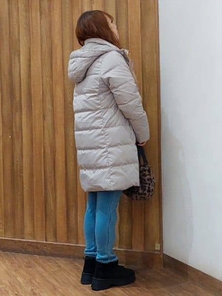 はっぴーさんの「SHOO･LA･RUE｜【洗濯機可/撥水】フェイクファーフード ロングダウン」を使ったコーディネート
