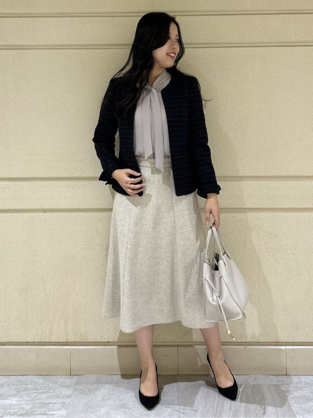 Momokaさんの「COUP DE CHANCE｜【洗える／日本製】女性らしい細ボウタイブラウス」を使ったコーディネート