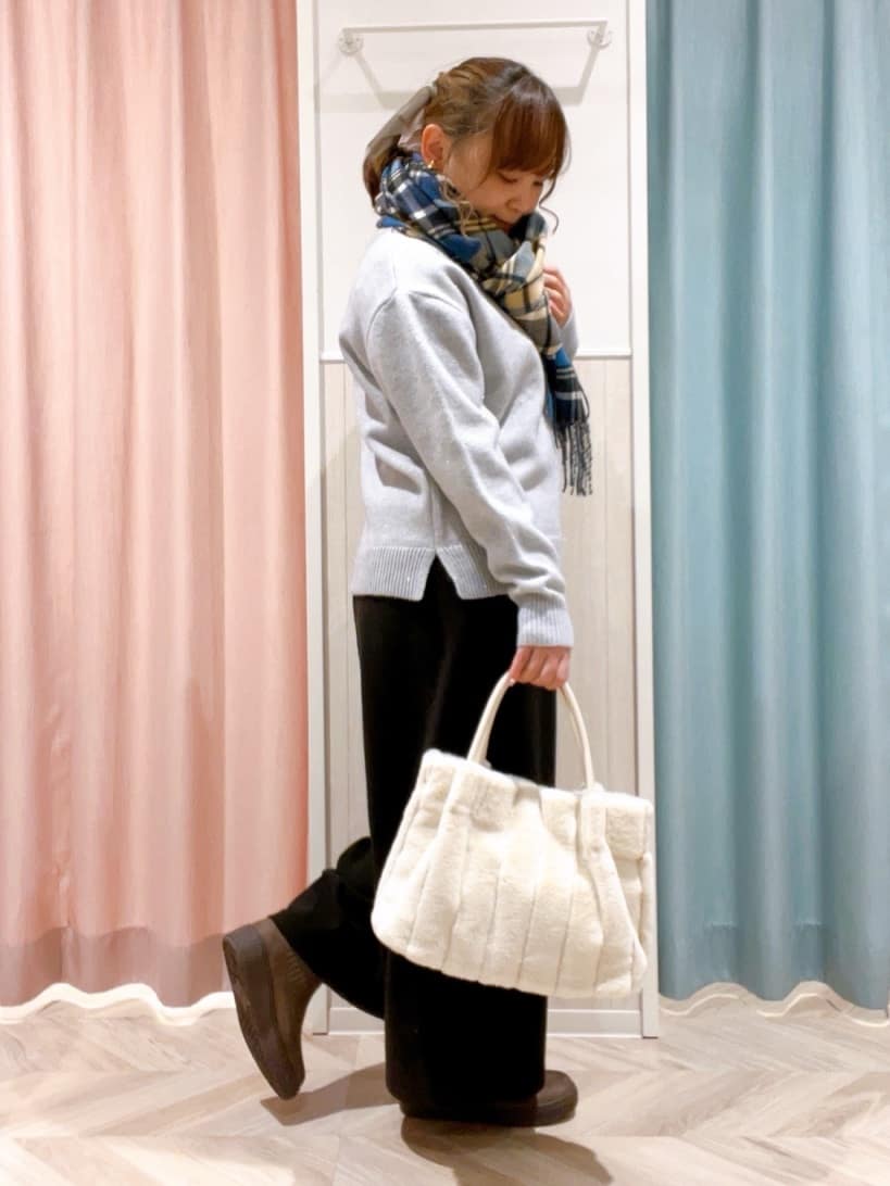 kitaさんの「SHOO･LA･RUE｜【着丈選べる/きっと虜になる】あったかもちもち ワイドパンツ」を使ったコーディネート
