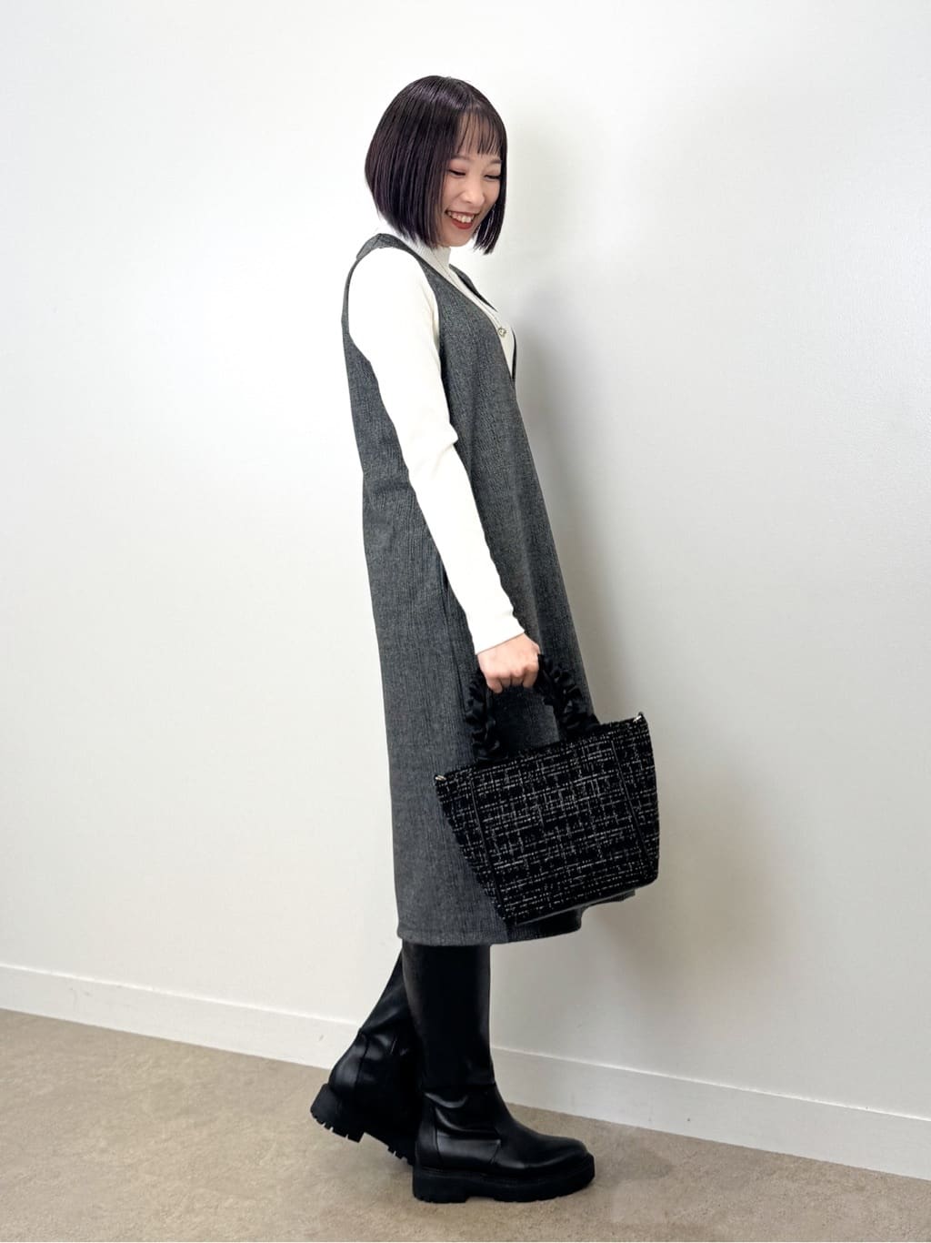 𝐜𝐡𝐢𝐤𝐚さんの「SHOO･LA･RUE｜【2点セット/洗濯機可】時短でコーデが決まる ジャンドレ+リブインナー」を使ったコーディネート