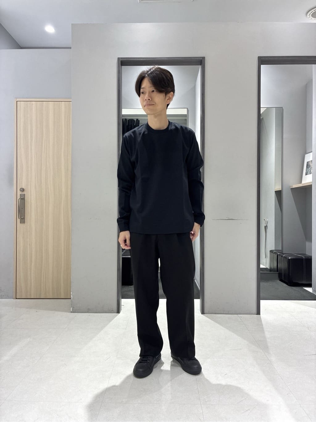 わいずみさんの「TAKEO KIKUCHI｜【Air Palette Knit】ワンポイント カラーニット プルオーバー」を使ったコーディネート