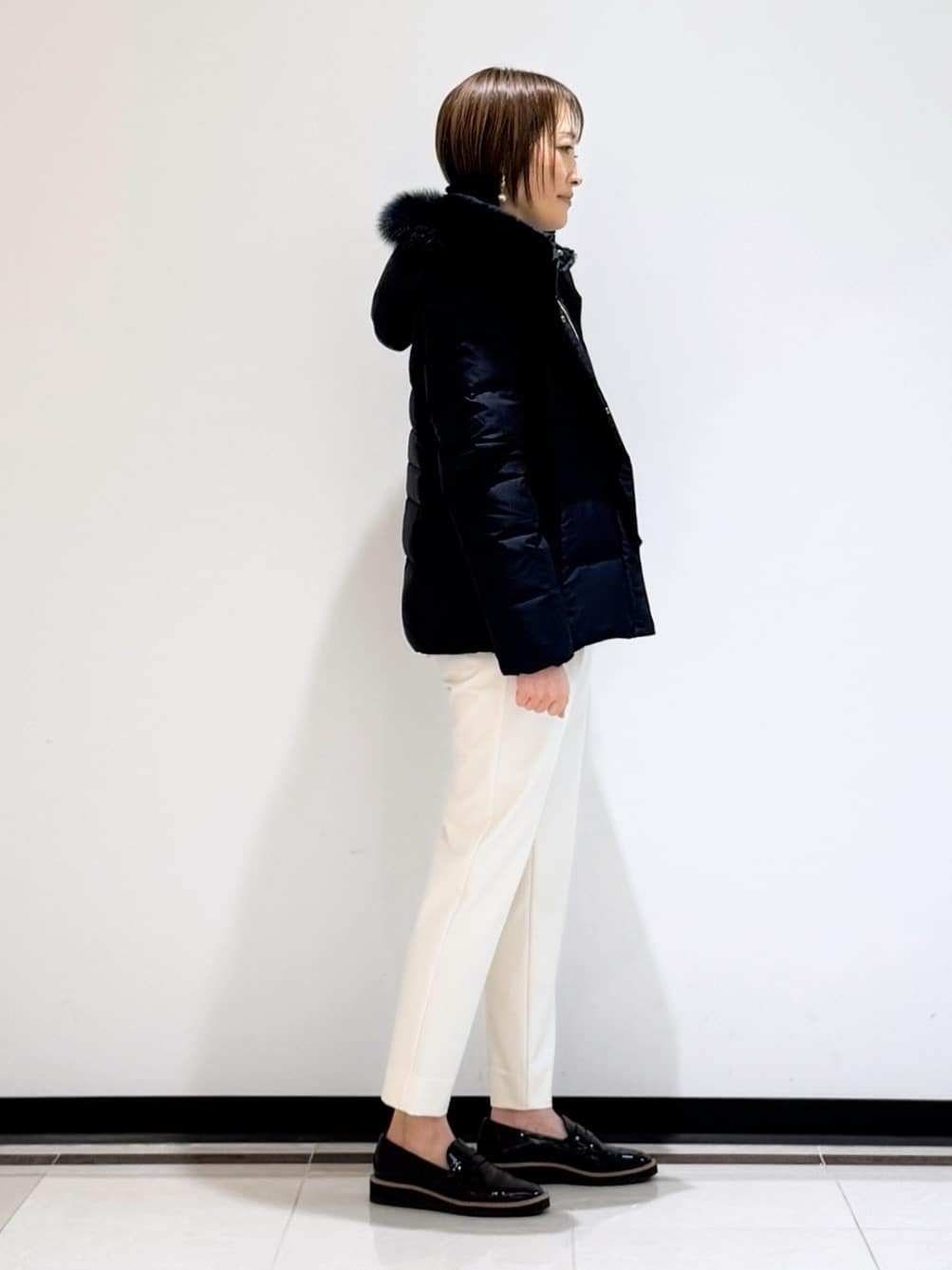 mikaさんの「INDIVI｜【名品／撥水／抗菌防臭】ショート丈リサイクルダウンコート」を使ったコーディネート